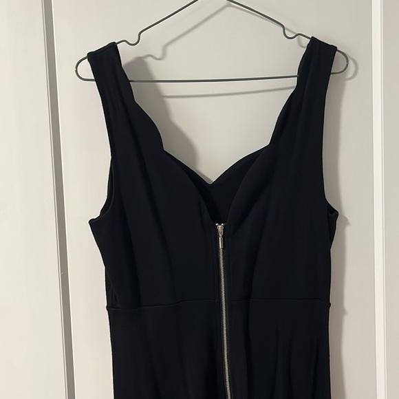 Black dress - Picture 3 of 5